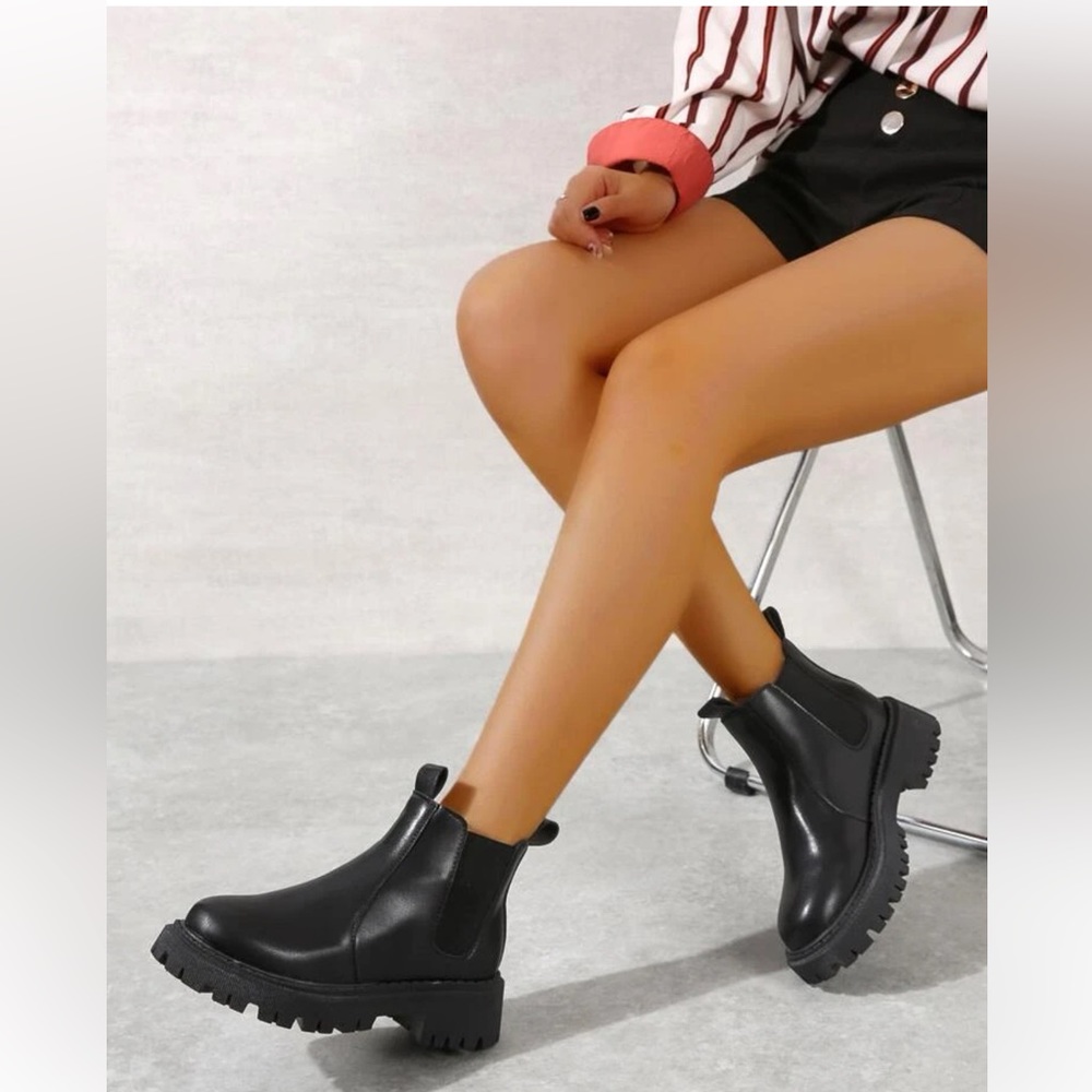 Minimalist Slip On Chelsea Boots, Preppy Outdoor Boots